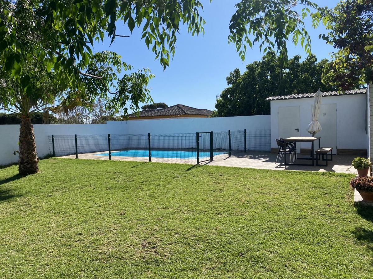 Villa Sumatra à Chiclana de la Frontera Extérieur photo